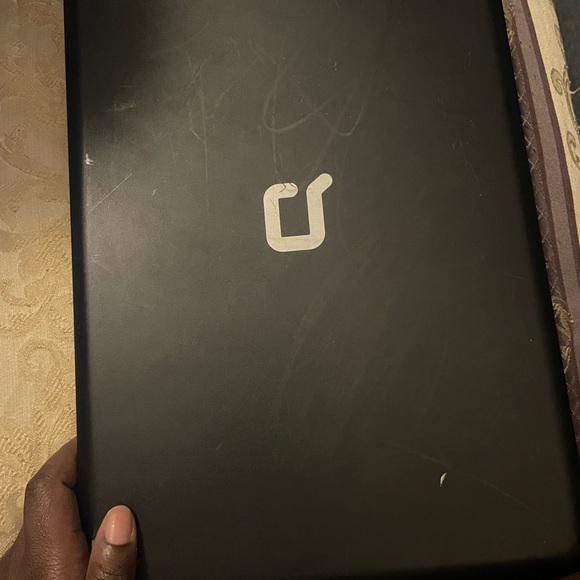 Windows laptop - Picture 3 of 4